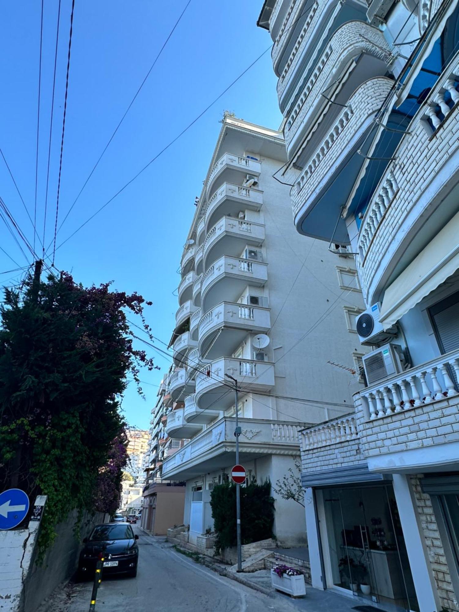 Taurasi Red Apartment Sarande